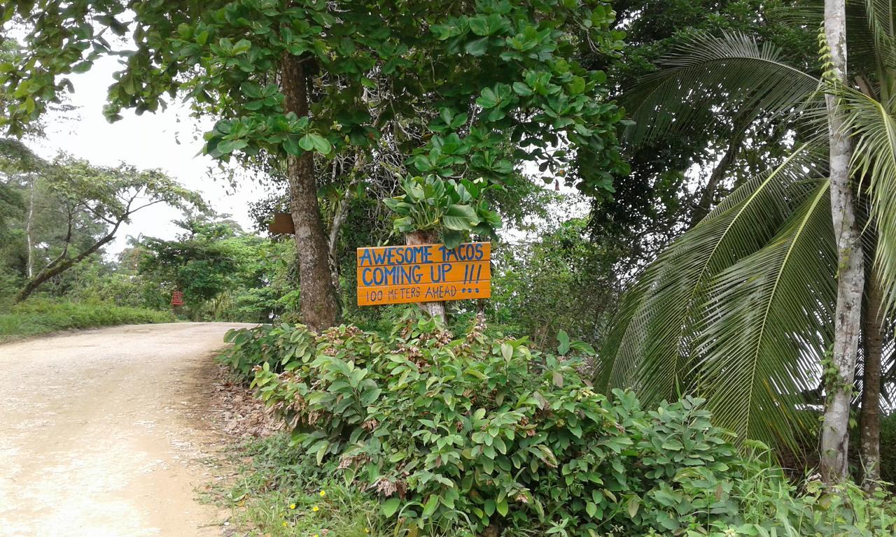 Bed and Breakfast Surf Break At Paunch Bocas del Toro Esterno foto