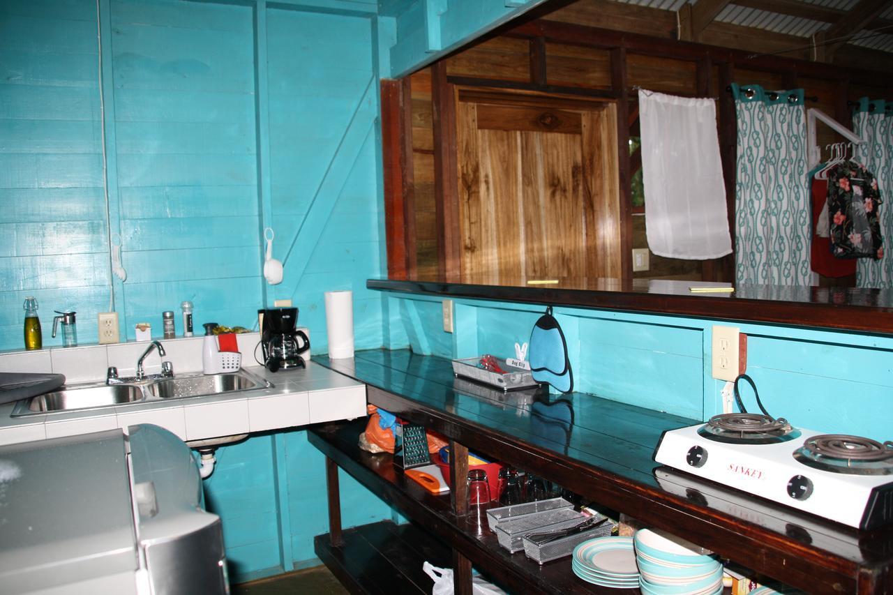 Bed and Breakfast Surf Break At Paunch Bocas del Toro Esterno foto