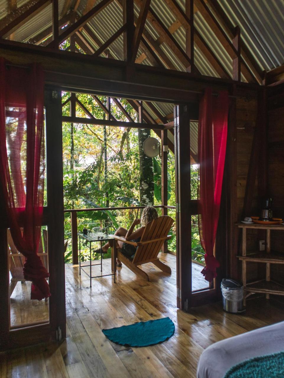 Bed and Breakfast Surf Break At Paunch Bocas del Toro Esterno foto